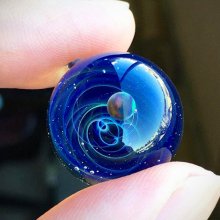 La lontananza, come una biglia di vetro, la riceverai